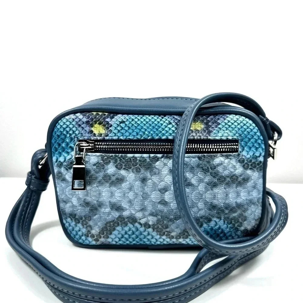 NWT Stylish Crossbody mini - Picture 3 of 7